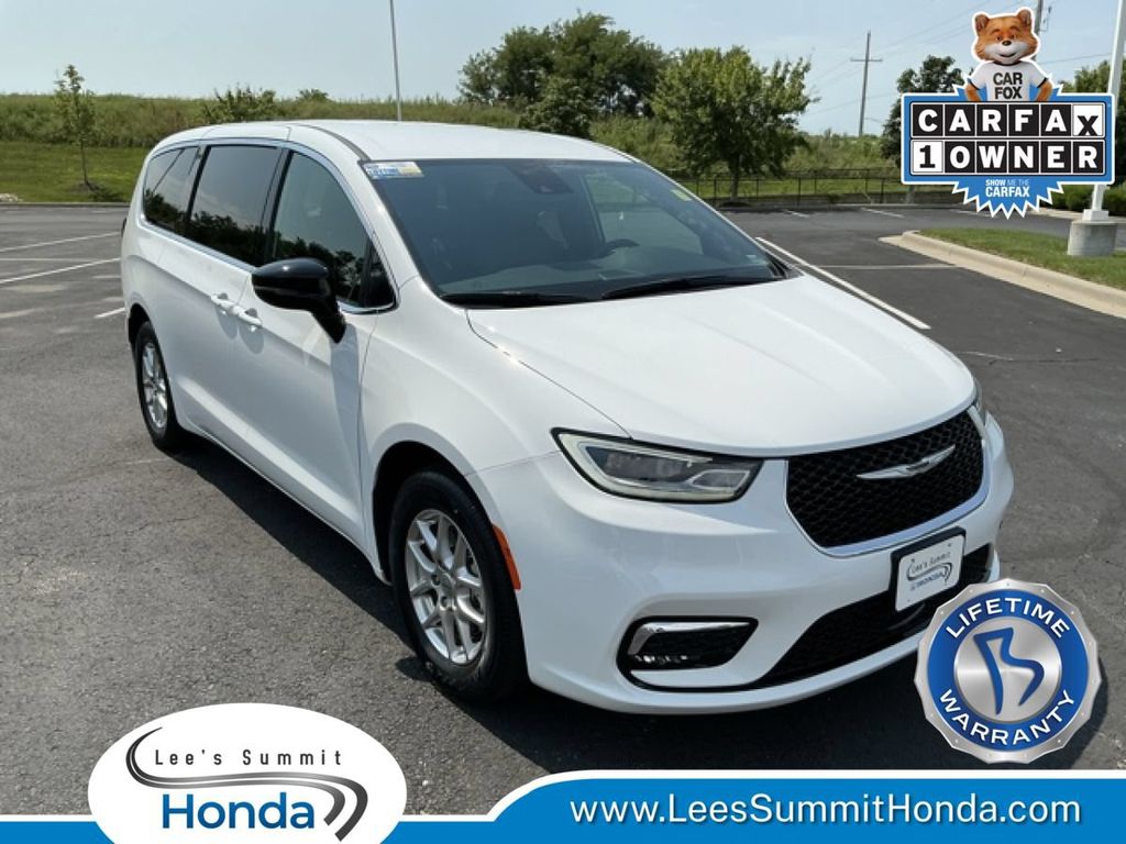 Bright White Clearcoat 2025 Chrysler Pacifica Minivan Front-Wheel Drive 9-Speed Automatic