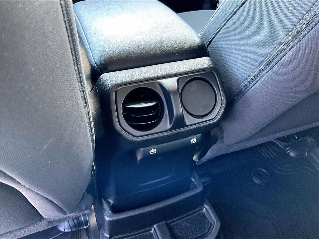 2023 Jeep Wrangler — photo 28