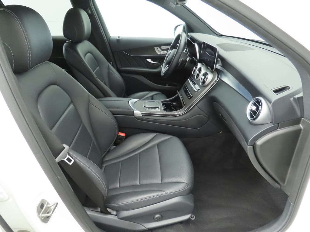 2021 Mercedes-Benz GLC 300 20