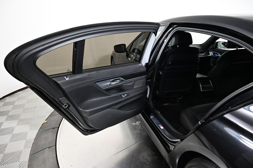 Thumbnail: 2020 BMW 7 Series - 23