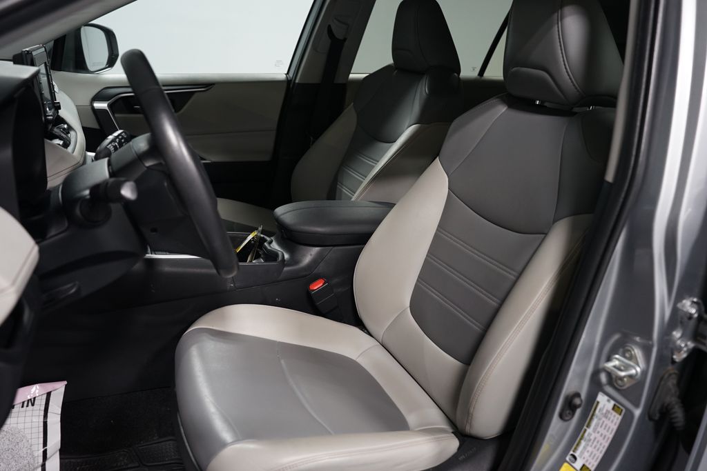 Thumbnail: 2020 Toyota RAV4 - 6