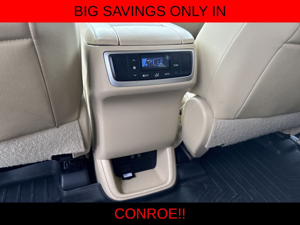 2018 Toyota Highlander Limited White at Community Kia