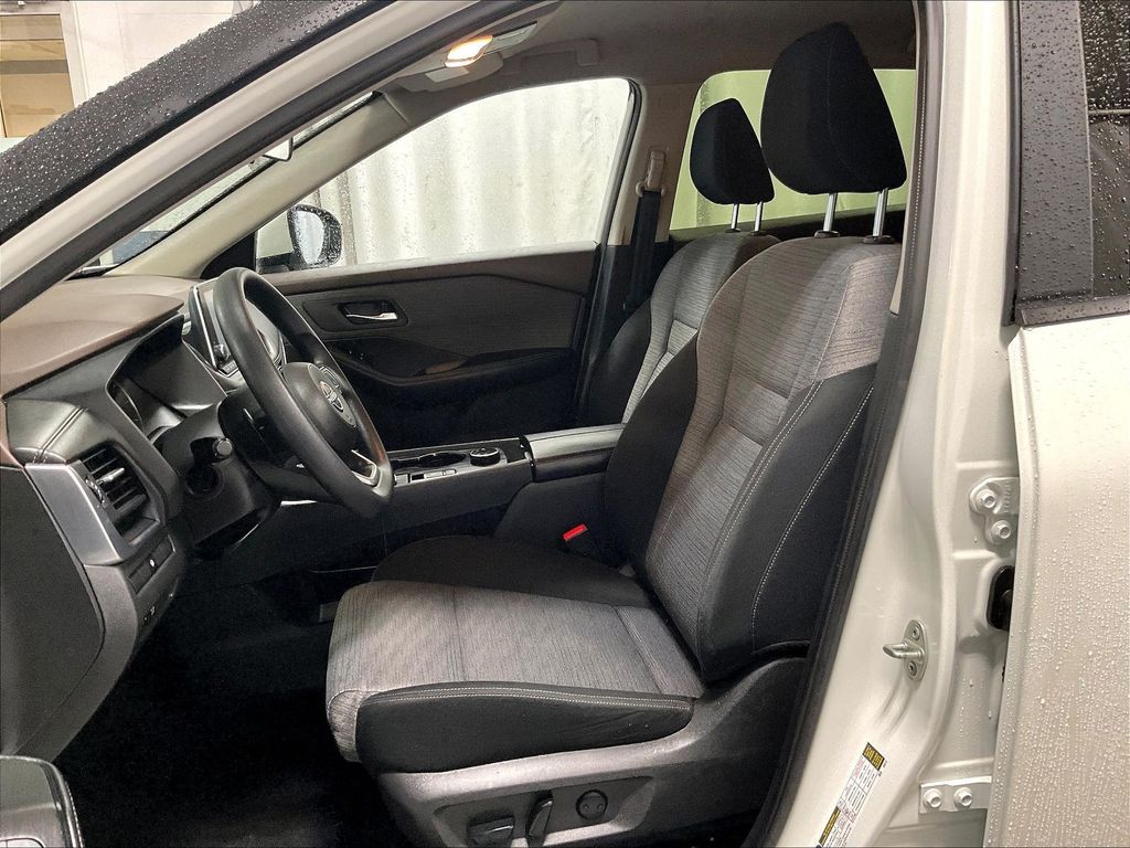 2023 Nissan Rogue — photo 10