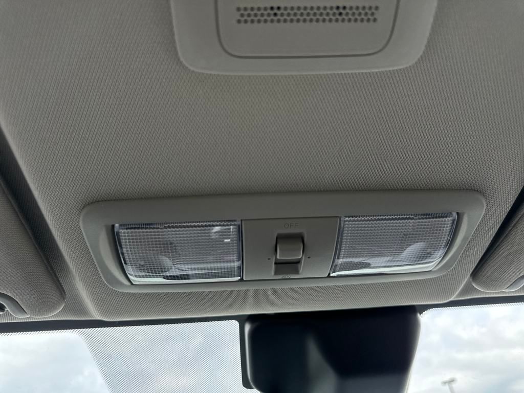 2025 Nissan Frontier SV photo