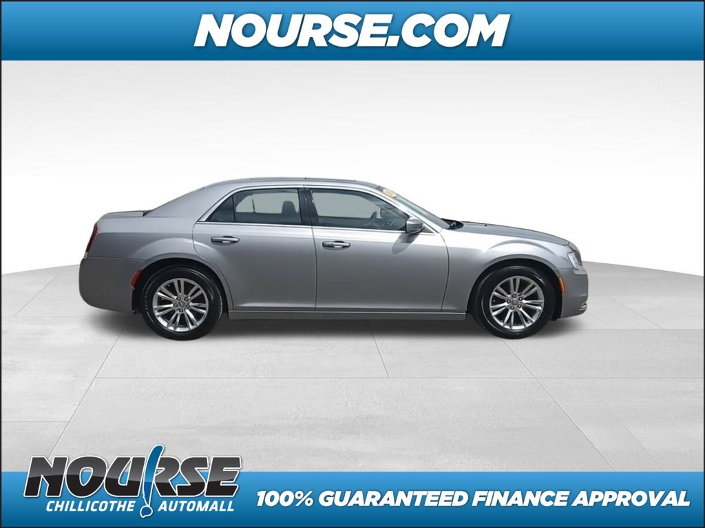 2017 Chrysler 300 Limited photo
