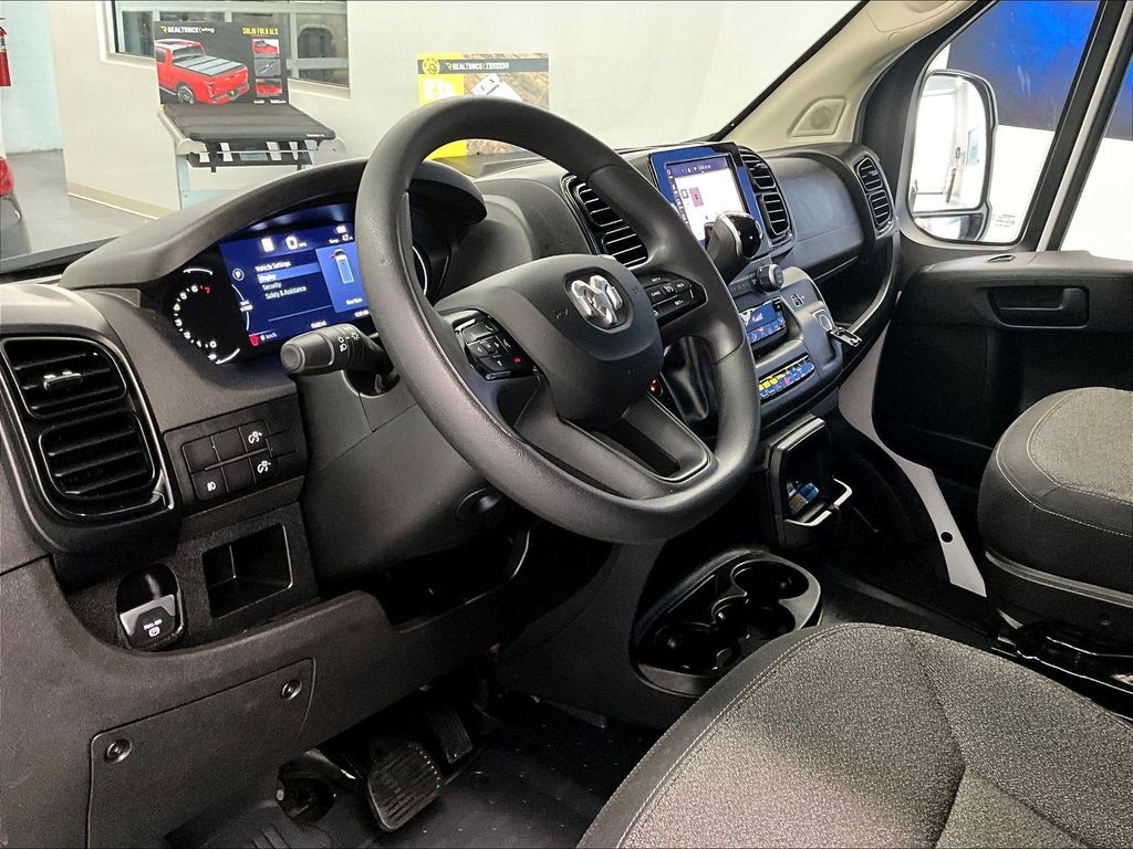 2025 Ram ProMaster 2500 — photo 8