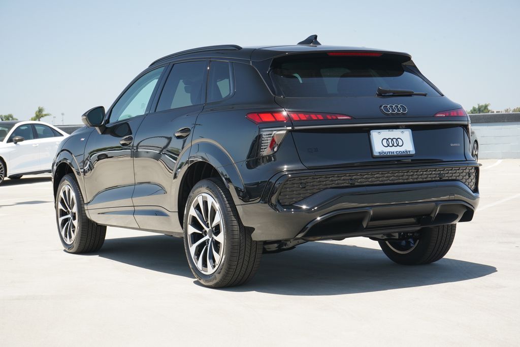 Thumbnail: 2026 Audi Q3 - 3