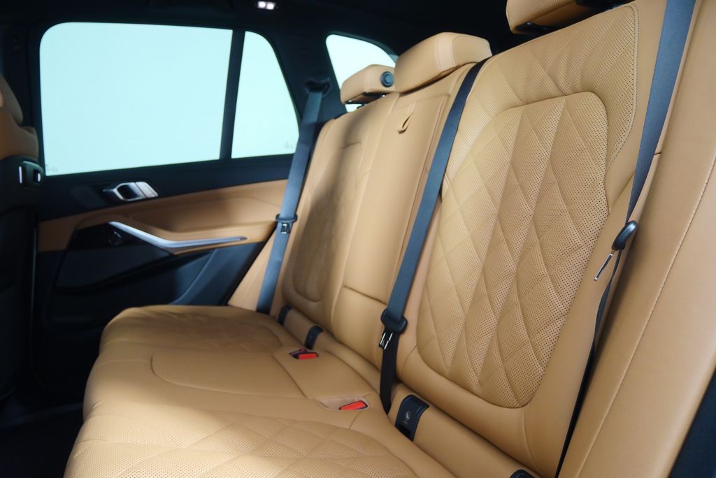 Thumbnail: 2026 BMW X5 - 16