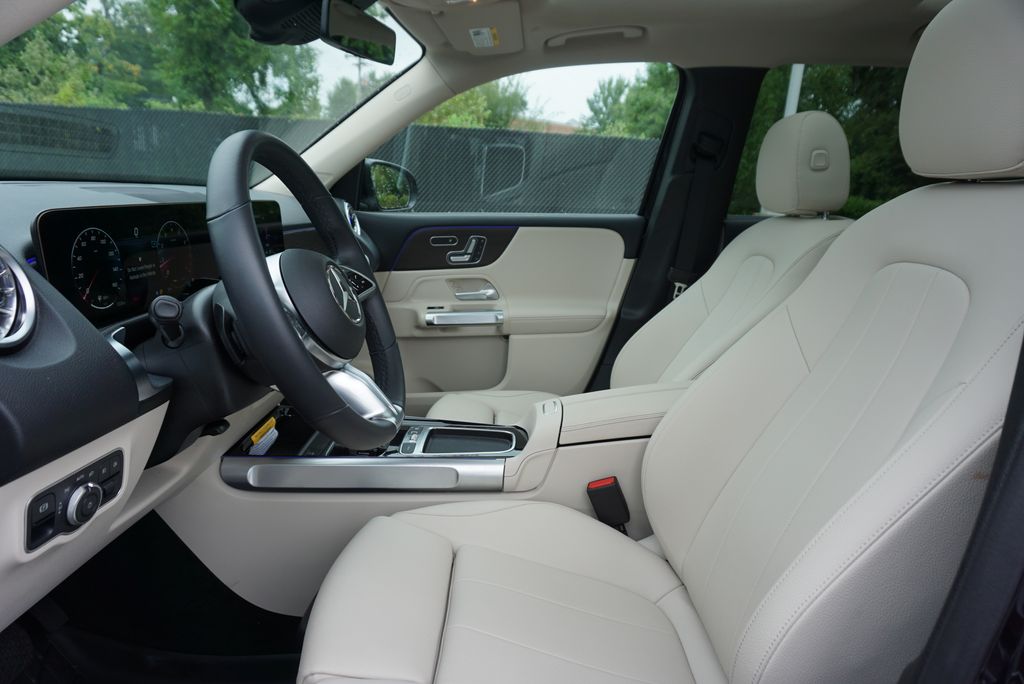 Thumbnail: 2025 Mercedes-Benz GLB - 9