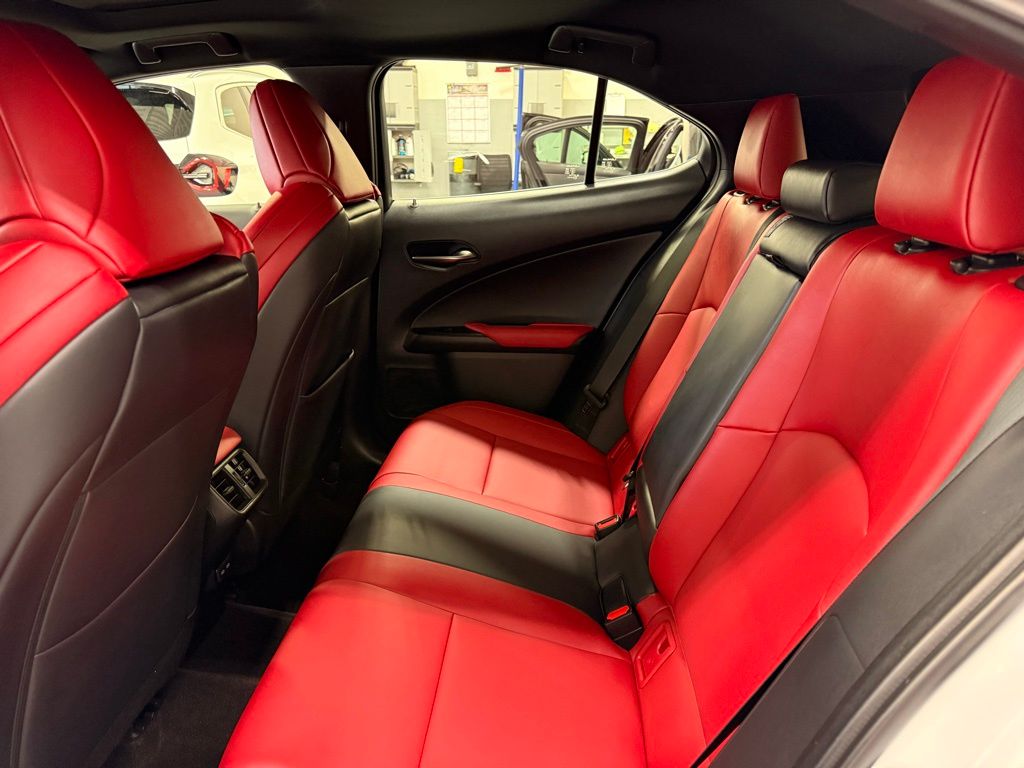 2021 Lexus UX 250h 22