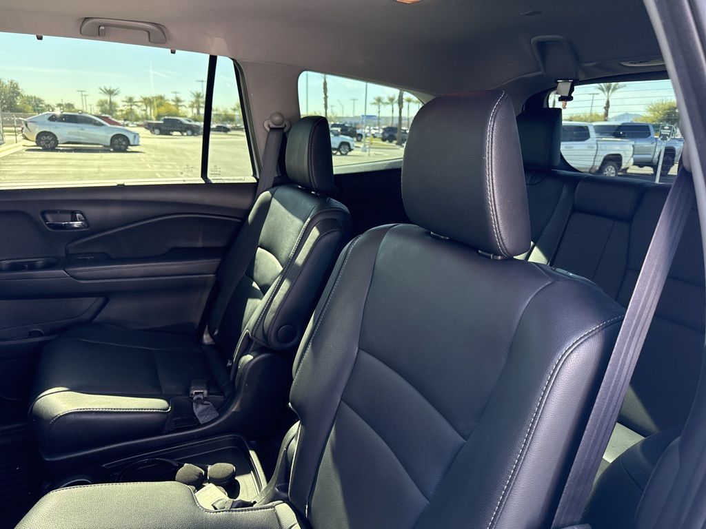 Thumbnail: 2019 Honda Pilot - 25