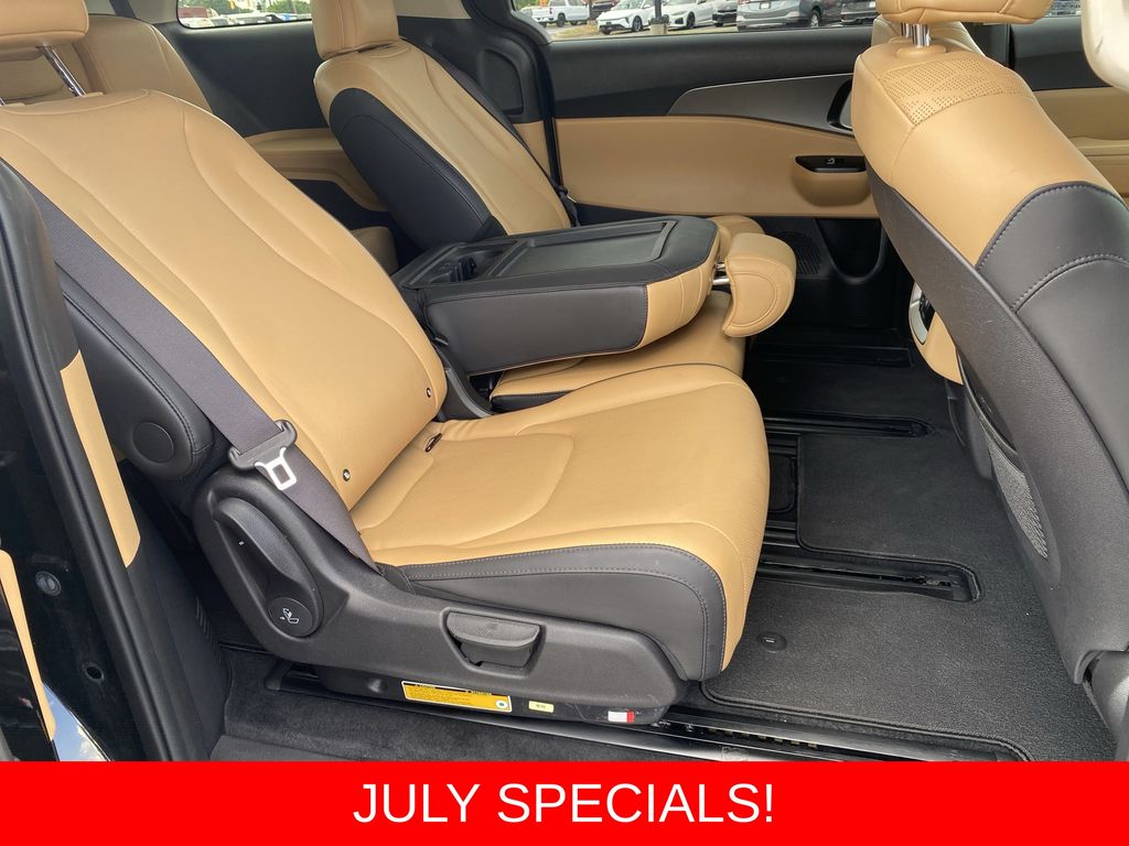 Used 2023 Kia Carnival Van