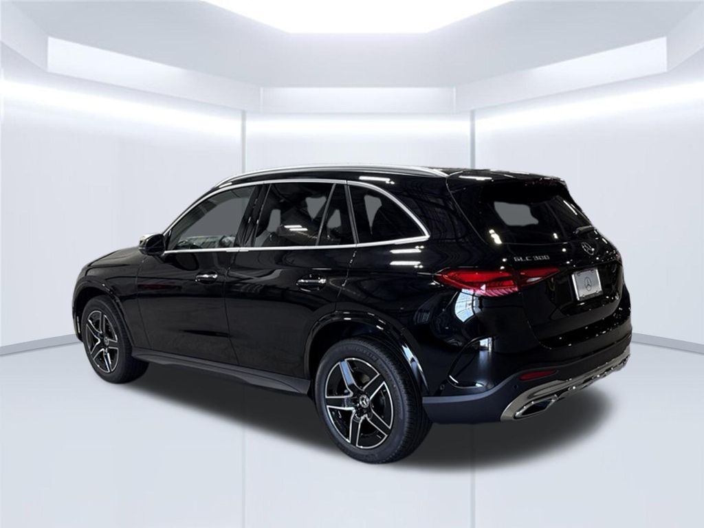 Thumbnail: 2027 Mercedes-Benz GLC - 3
