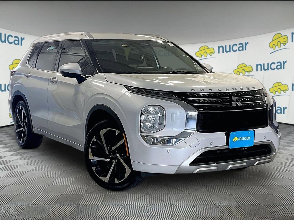 2022 Mitsubishi Outlander — photo 1