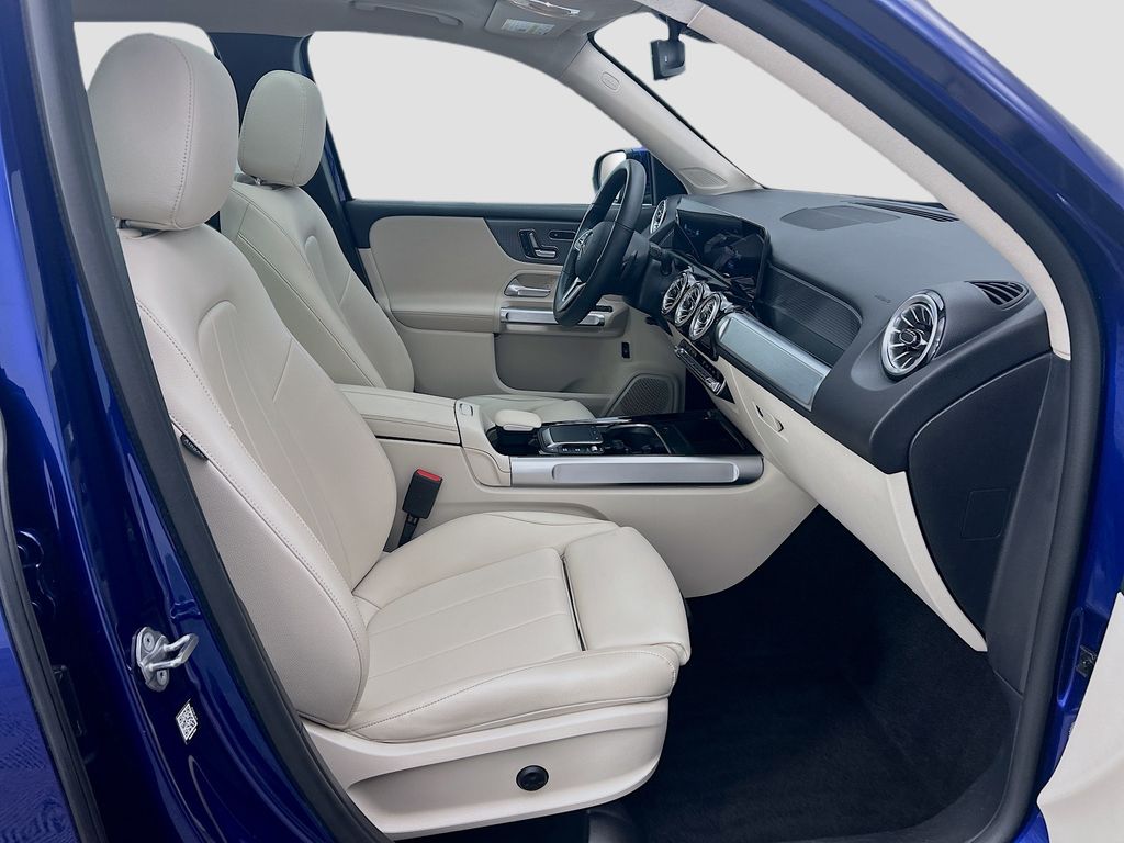 Thumbnail: 2023 Mercedes-Benz GLB - 18