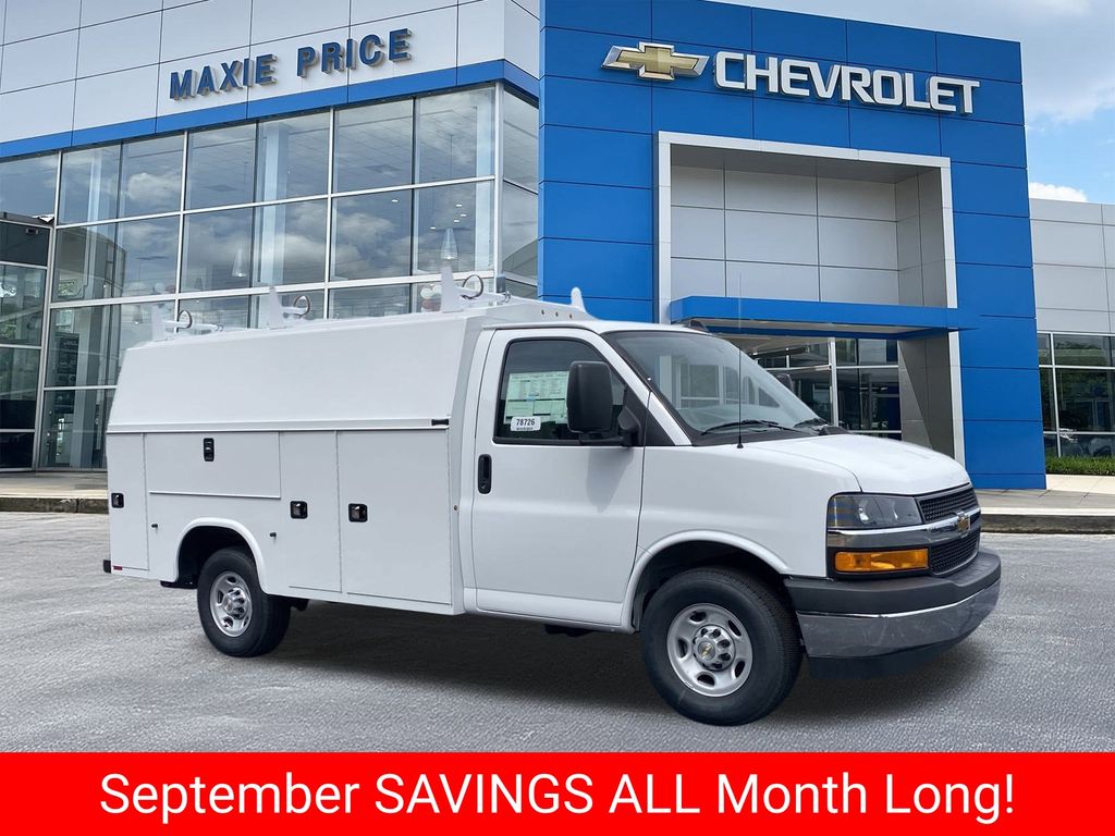 Summit White 2025 Chevrolet Express Chassis Van Rear-Wheel Drive 8-Speed Automatic