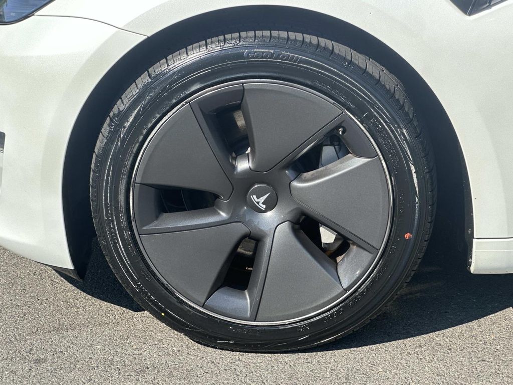 Thumbnail: 2023 Tesla Model 3 - 9