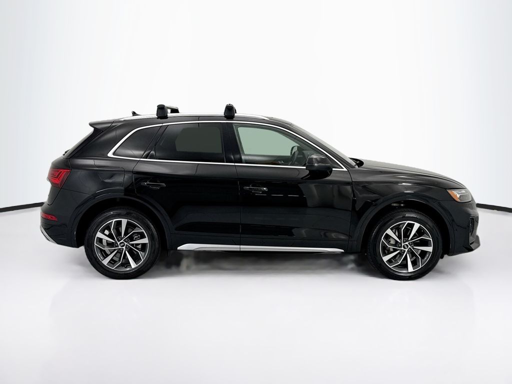 Thumbnail: 2022 Audi Q5 - 4