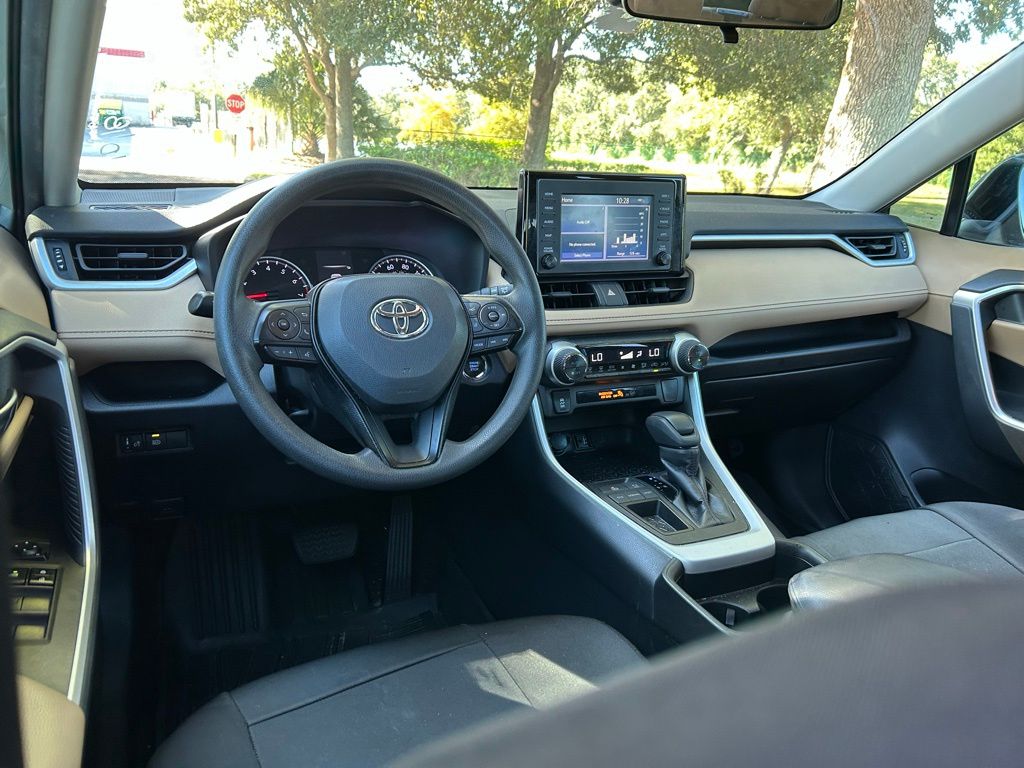 Thumbnail: 2019 Toyota RAV4 - 12