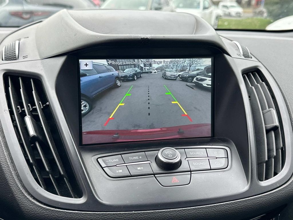 2019 Ford Escape SE photo