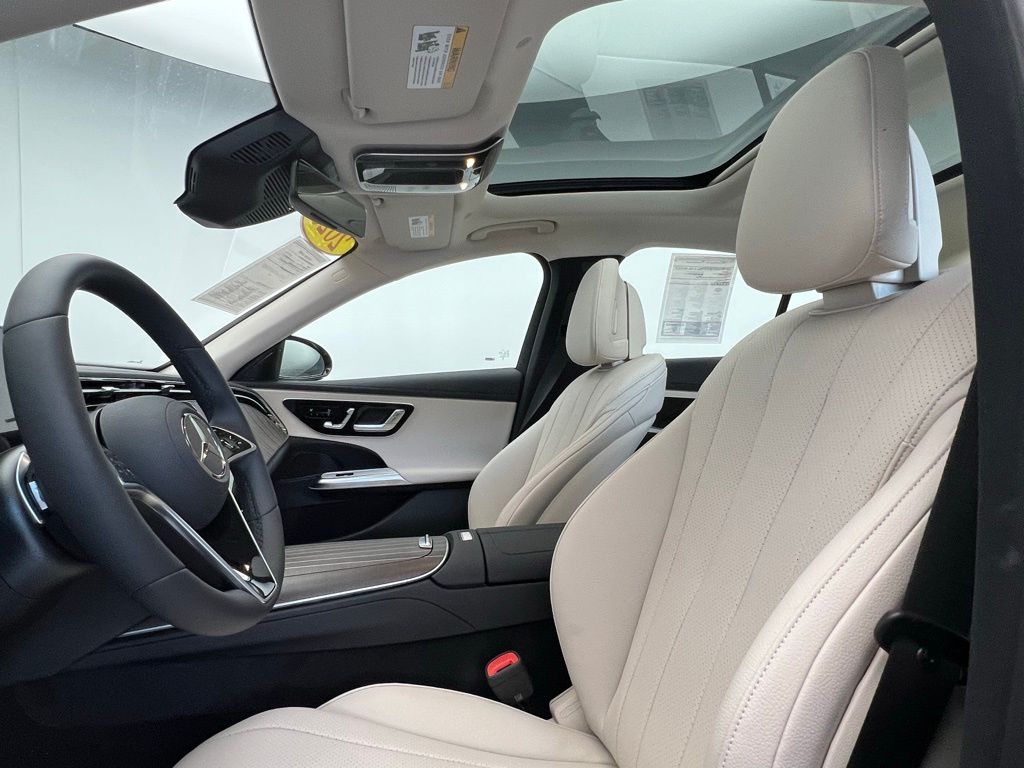 Thumbnail: 2026 Mercedes-Benz E-Class - 5