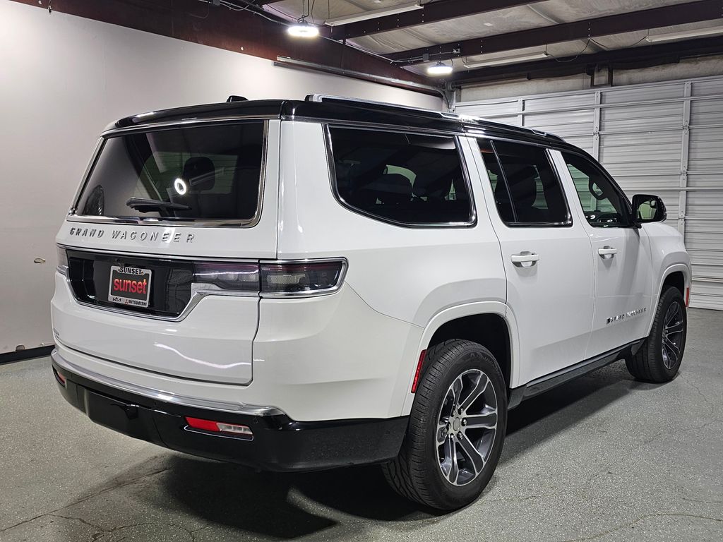 Used 2023 White Jeep Base image 7