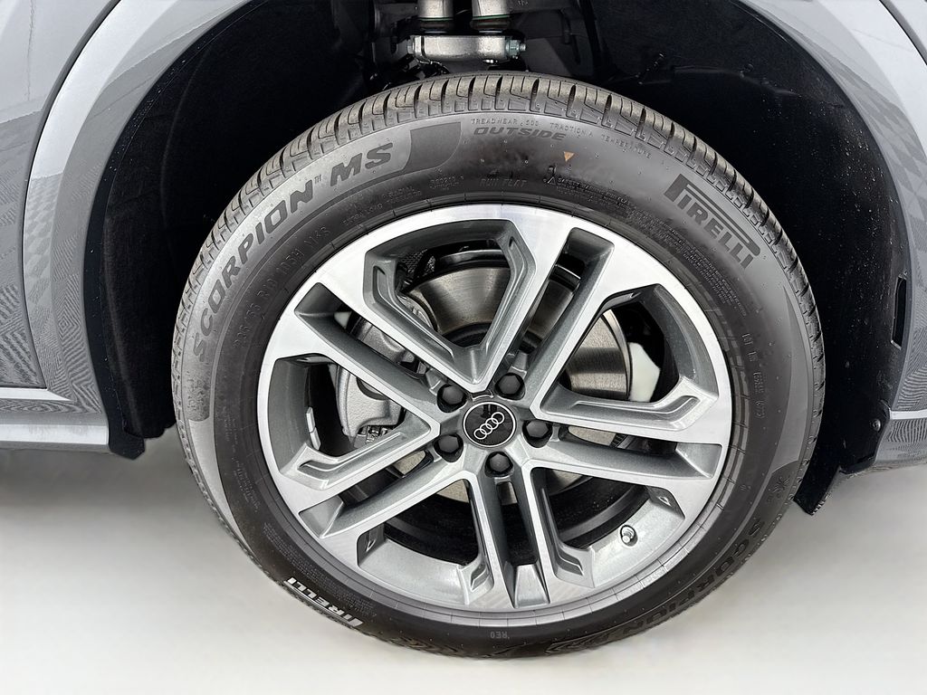 Thumbnail: 2025 Audi Q5 - 32