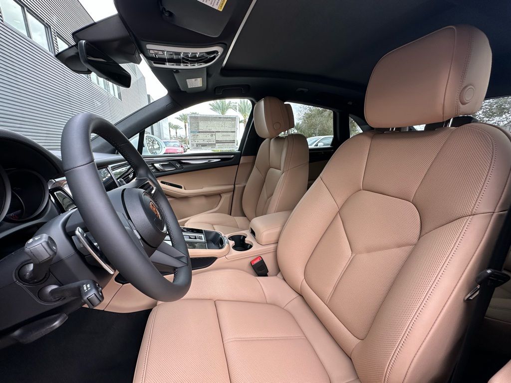 Thumbnail: 2026 Porsche Macan - 5