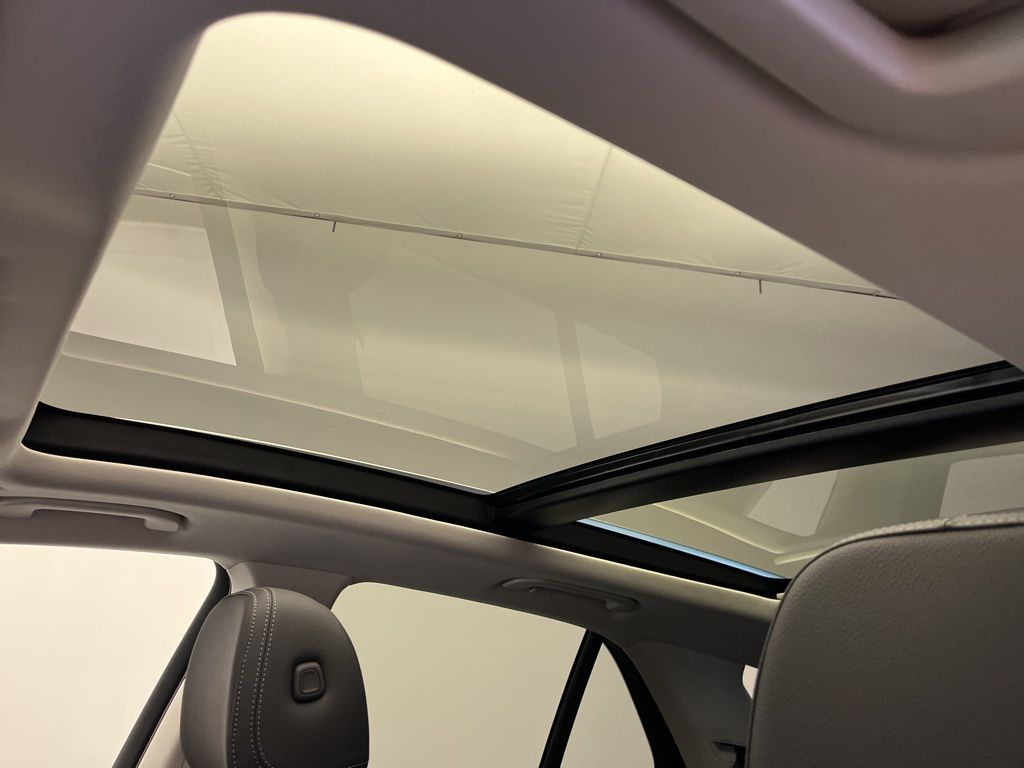 Thumbnail: 2026 Mercedes-Benz GLE - 23