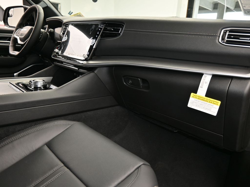 New 2026 High Gloss Black Jeep Limited image 44