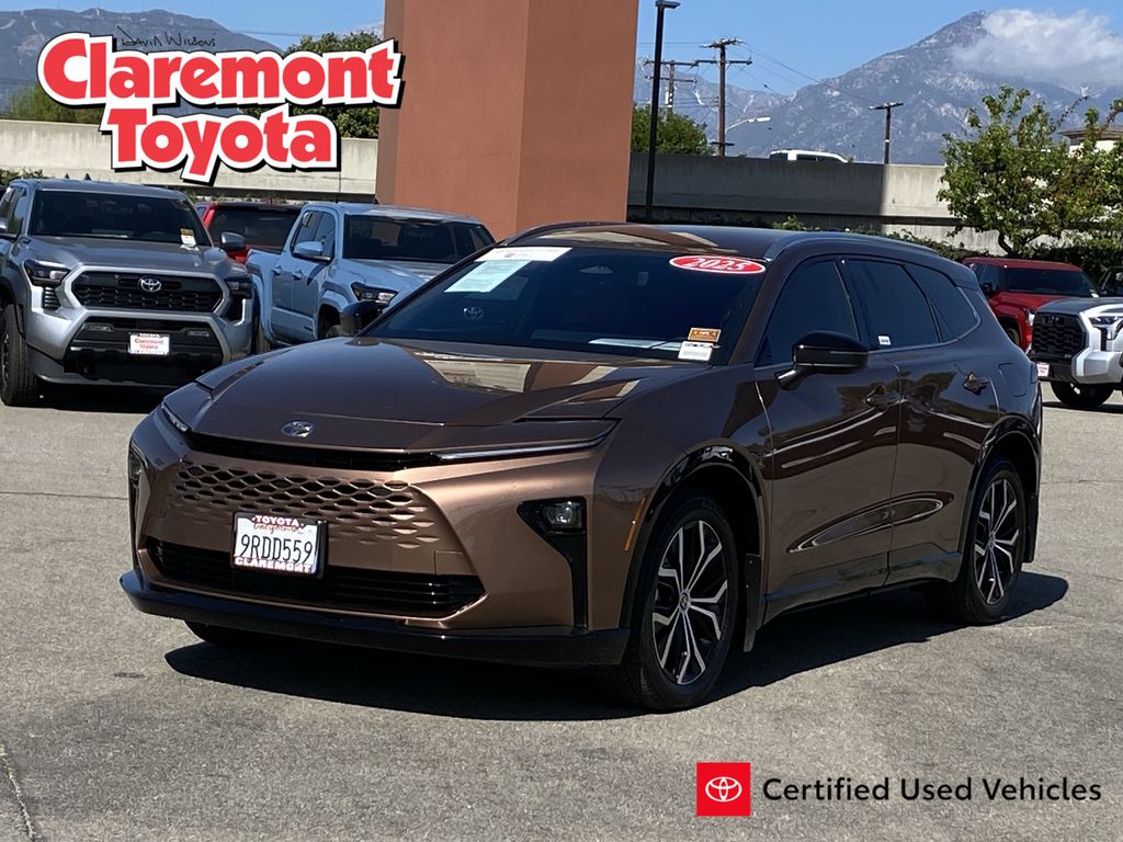 2025 Toyota Crown Signia XLE AWD