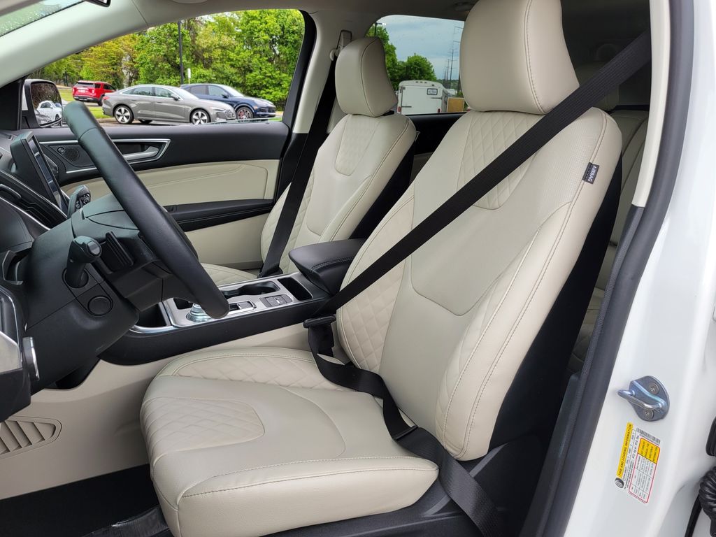 Thumbnail: 2024 Ford Edge - 25