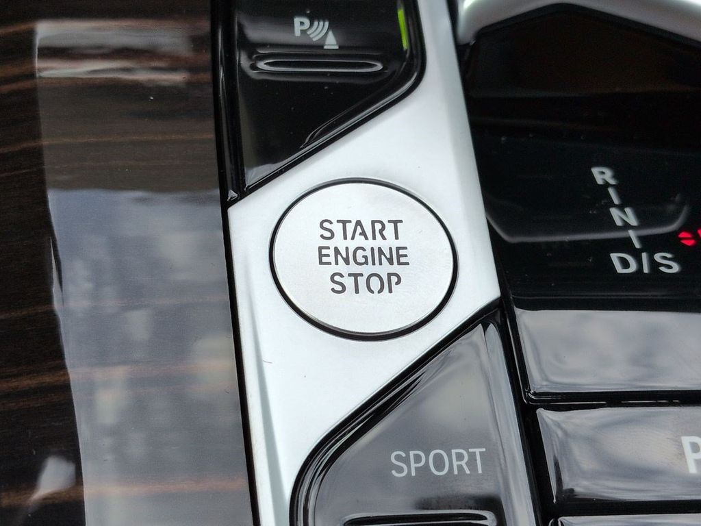 New 2026 White BMW xDrive40i image 29