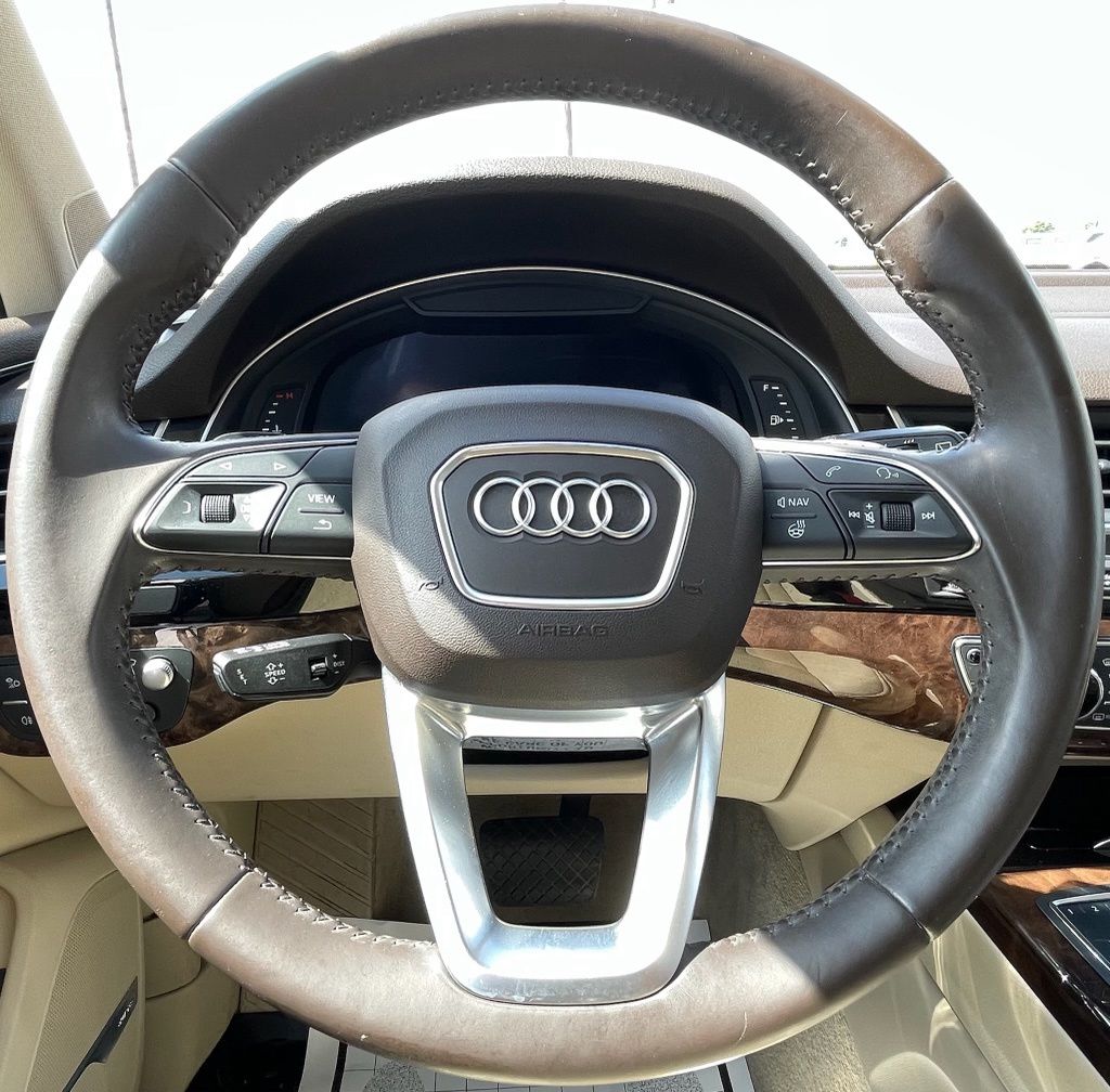 2018 Audi Q7 3.0T Prestige White at Autostrade