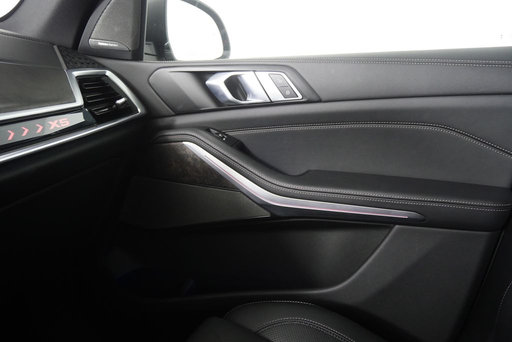 Thumbnail: 2025 BMW X5 - 29