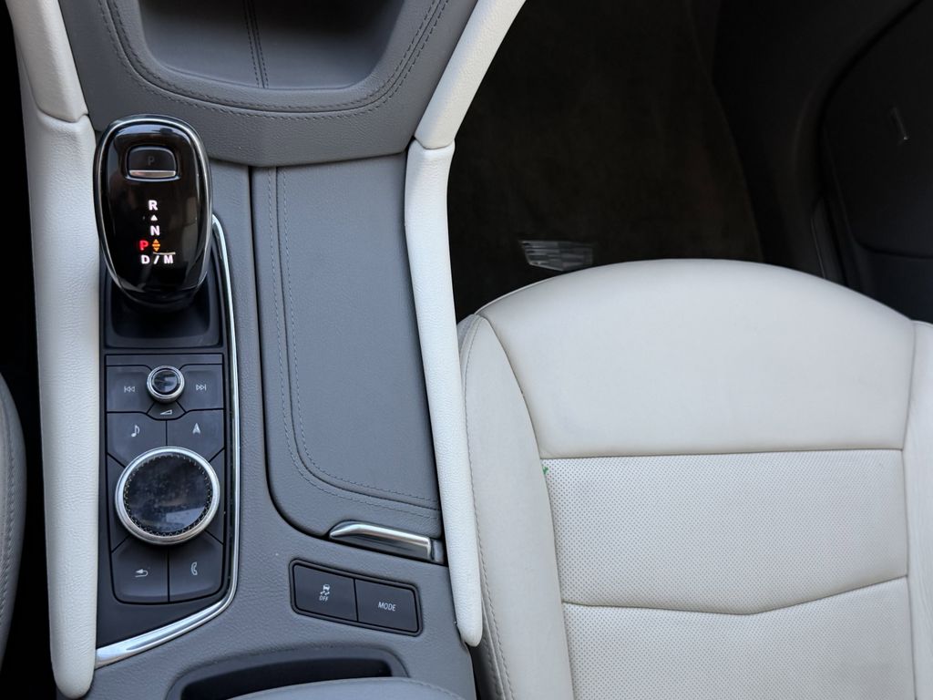 used 2020 Cadillac XT5 car, priced at $22,694