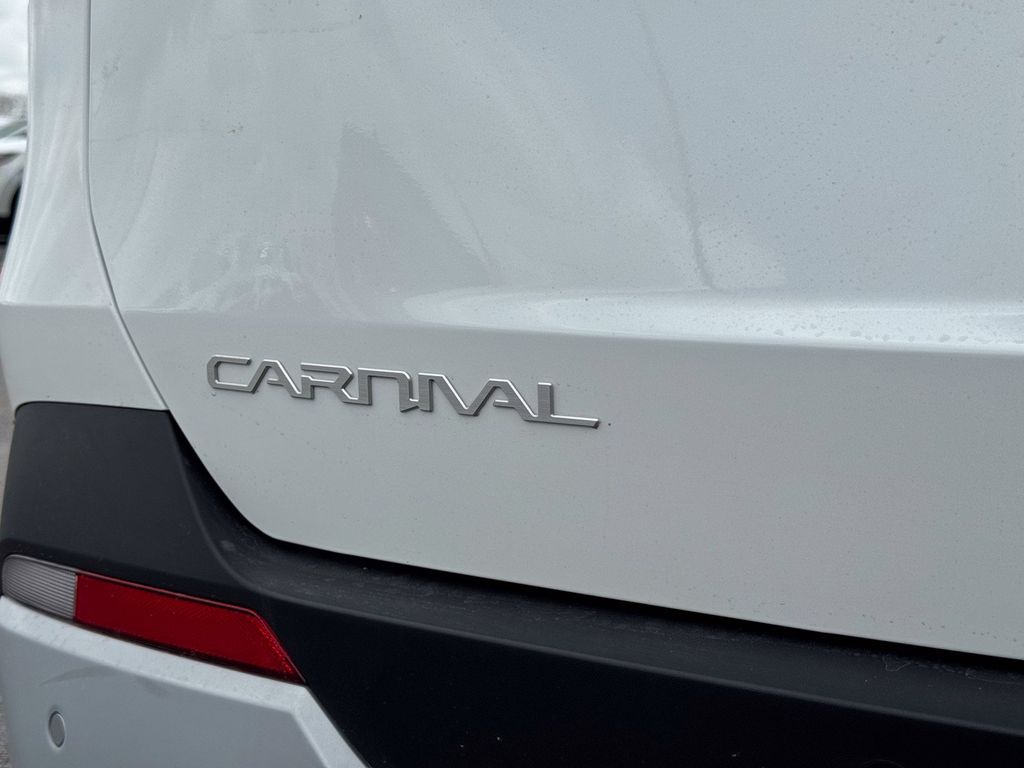 New 2026 Kia Carnival MPV Van