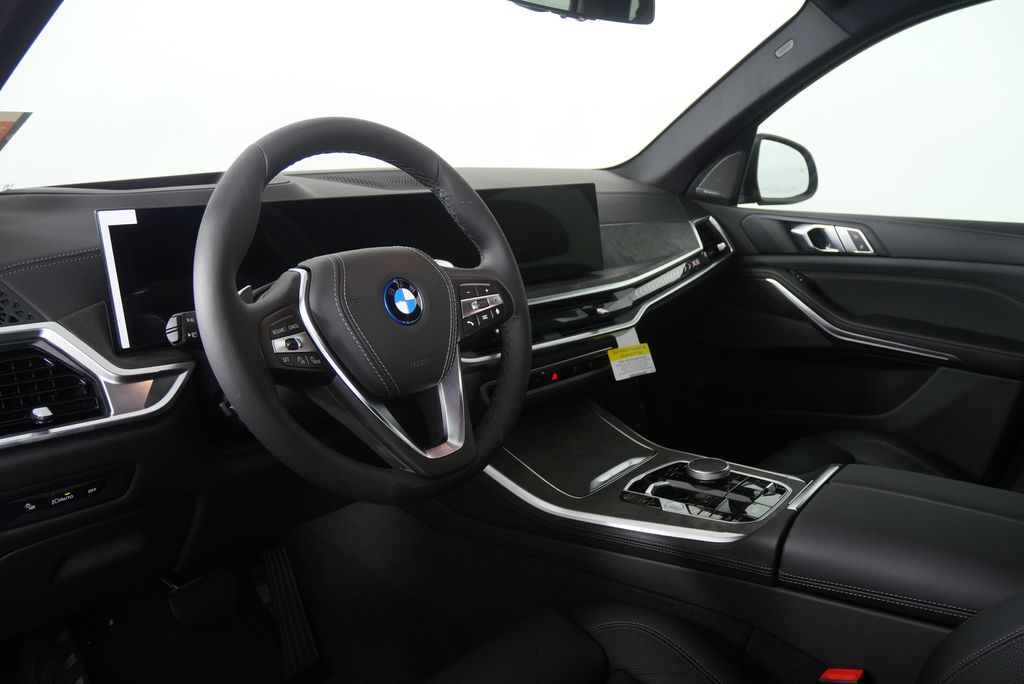 Thumbnail: 2026 BMW X5 - 12