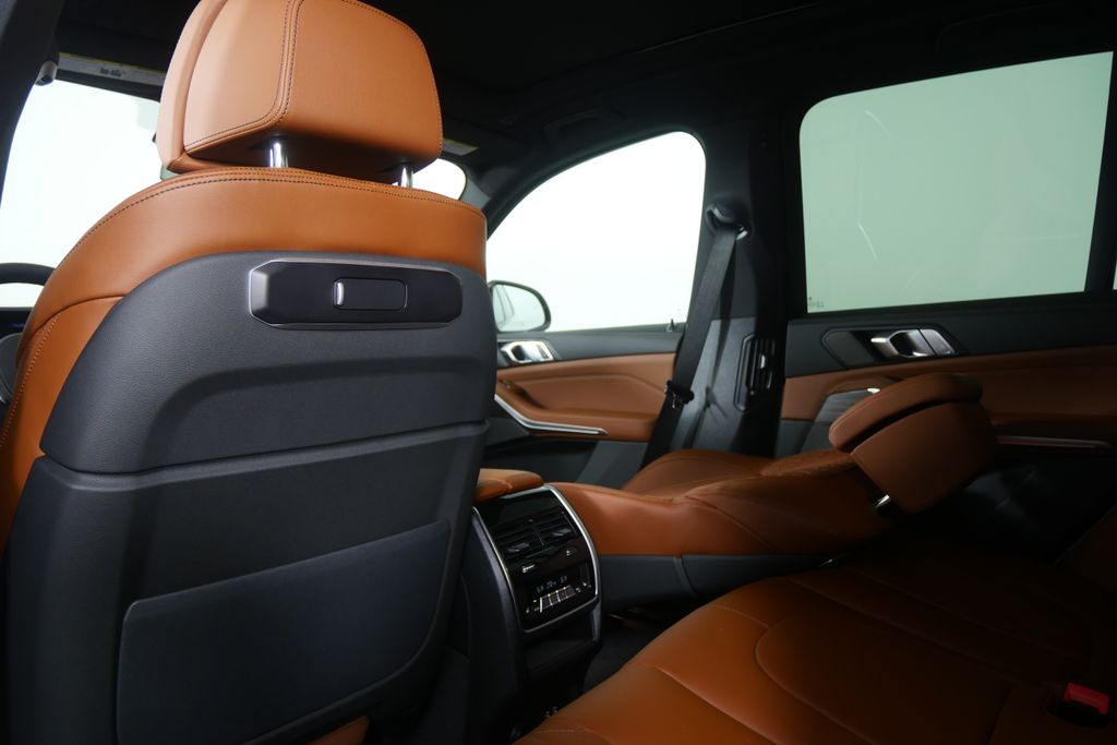 Thumbnail: 2026 BMW X5 - 17