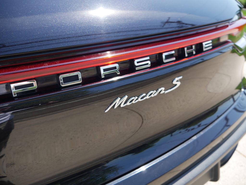 Thumbnail: 2023 Porsche Macan - 14