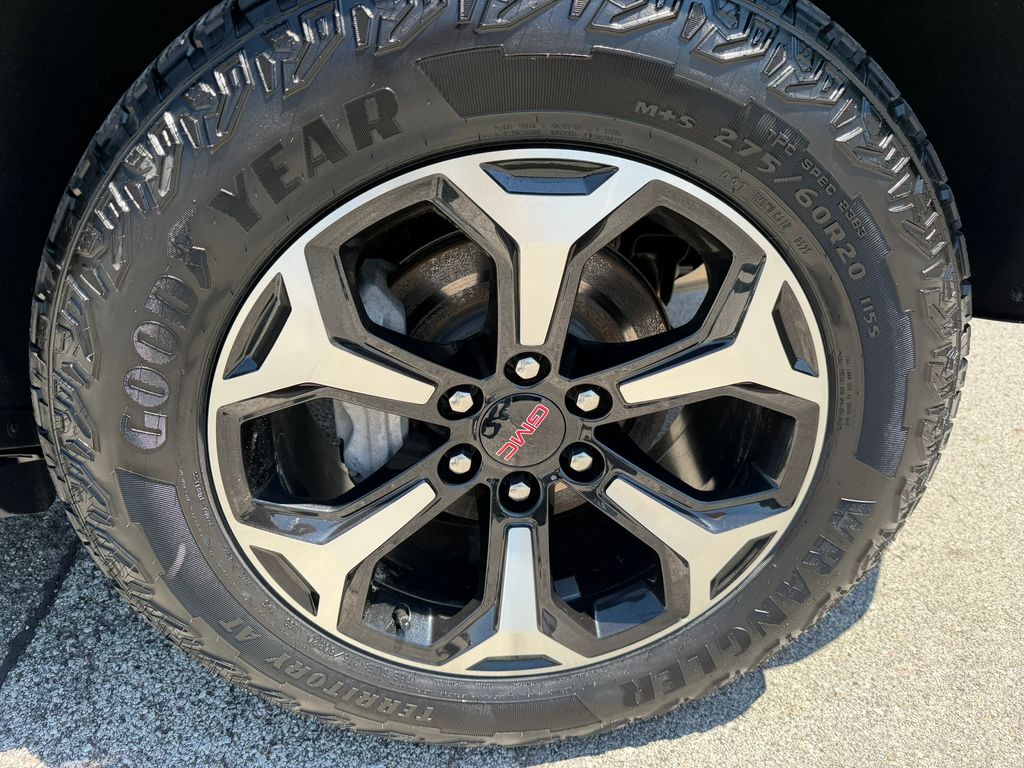 Used 2025 GMC Yukon SUV