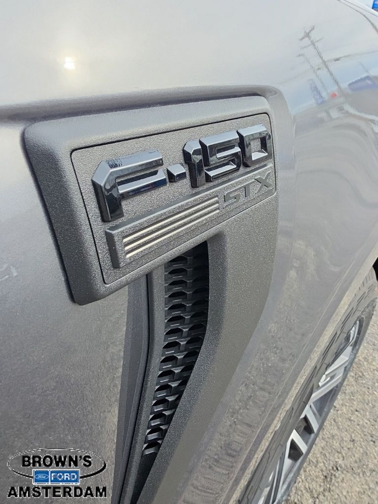 2023 Ford F-150 XL - 8