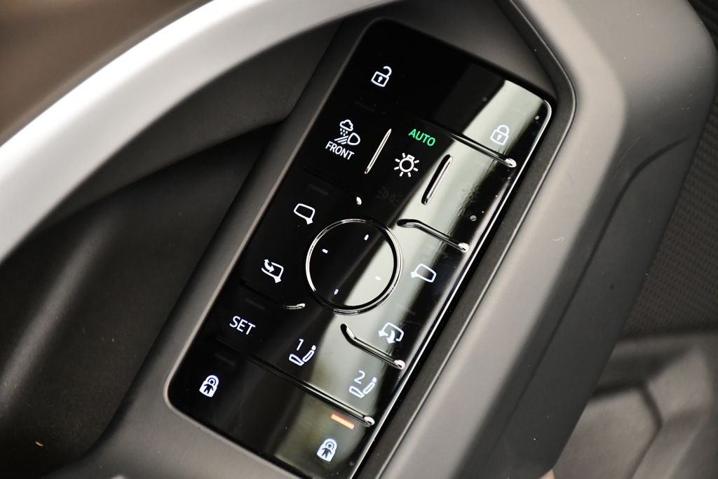 Thumbnail: 2025 Audi Q5 - 32