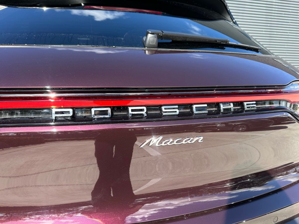Thumbnail: 2026 Porsche Macan - 14