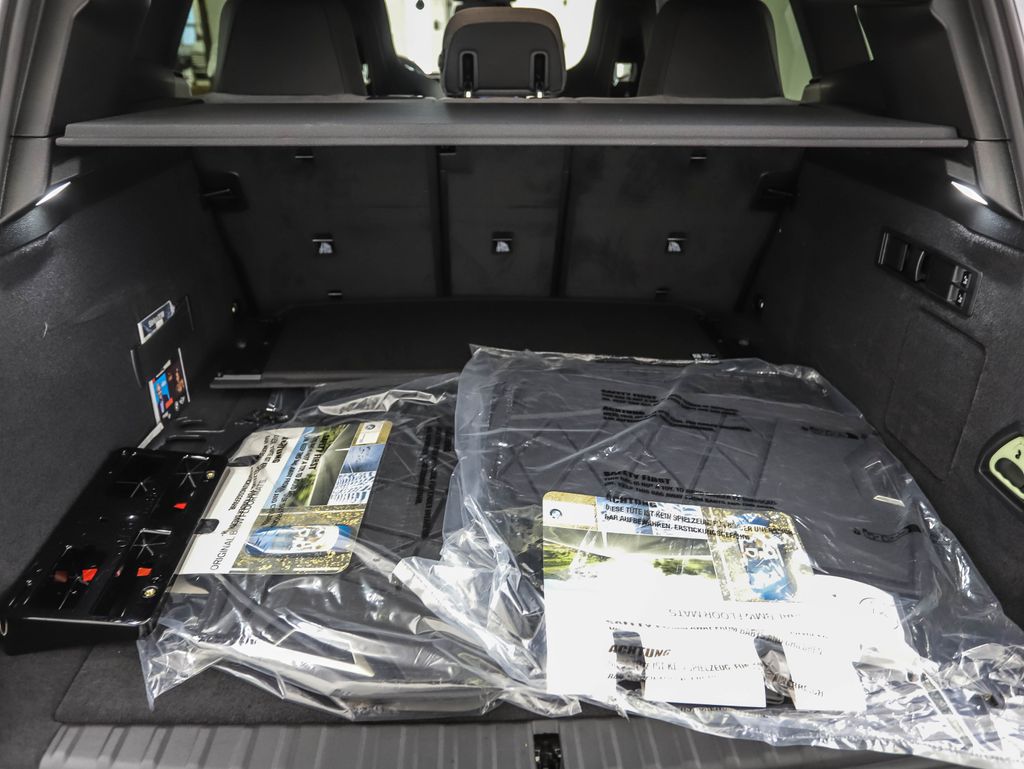 Thumbnail: 2026 BMW iX - 24