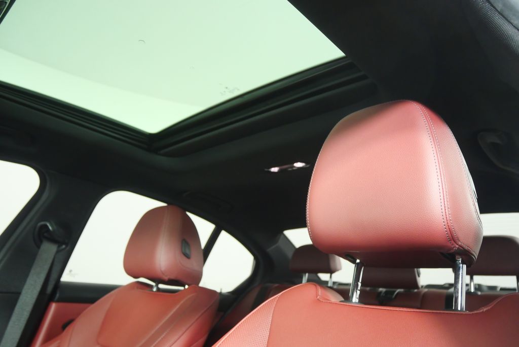 Thumbnail: 2022 BMW 3 Series - 11