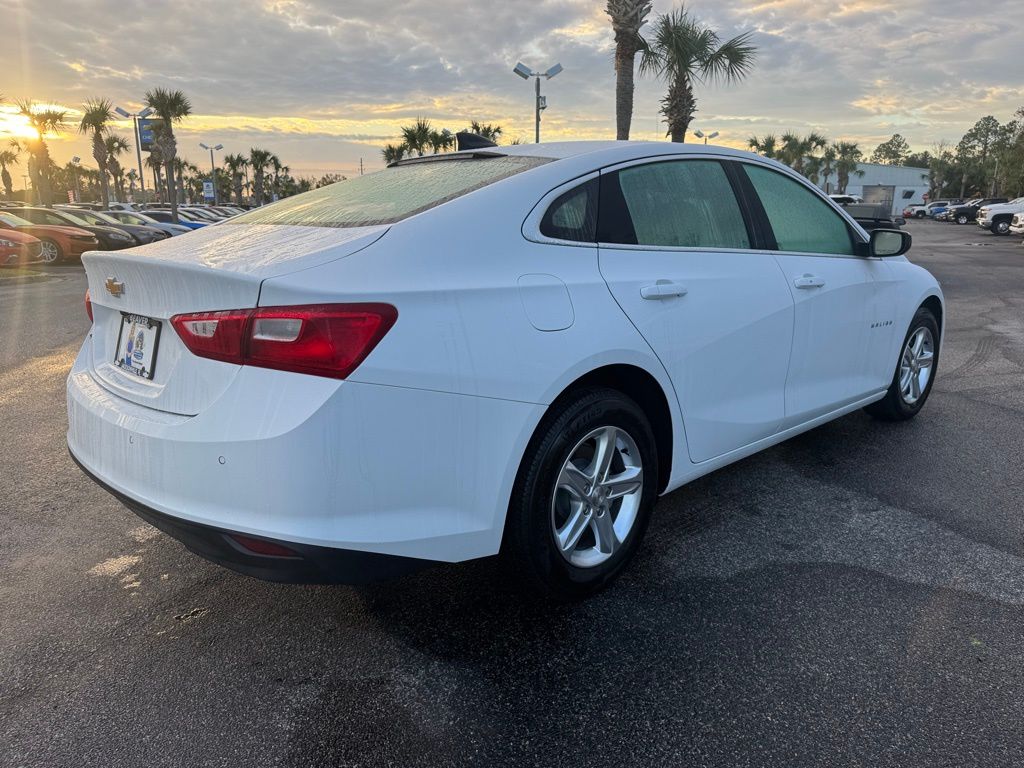 2024 Chevrolet Malibu LS 8