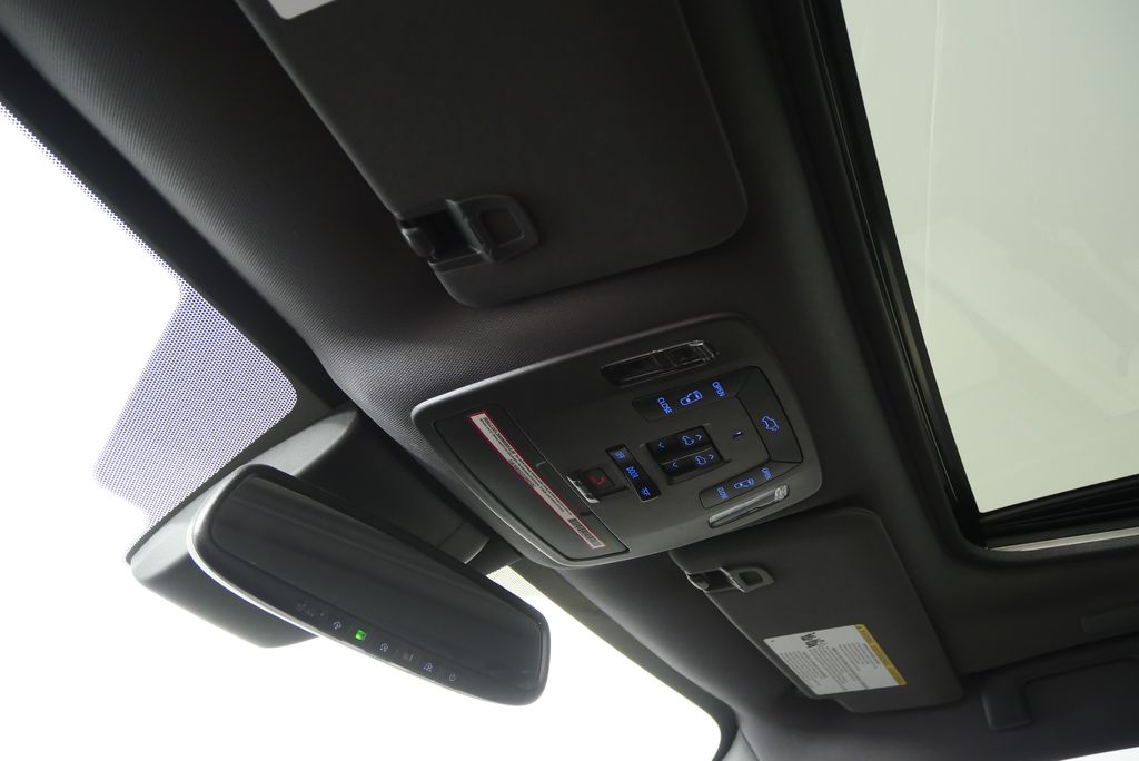 Thumbnail: 2022 Toyota Sienna - 24