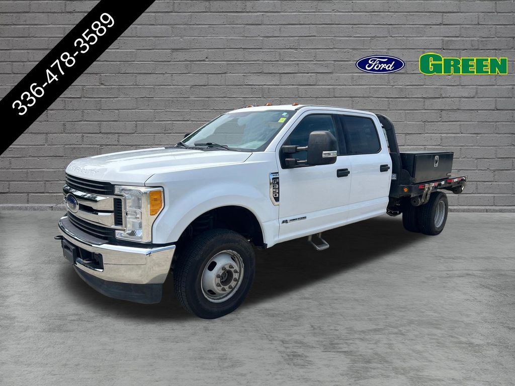 Oxford White 2017 Ford F-350 Super Duty Chassis Pickup Truck Four-Wheel Drive 6-Speed Automatic