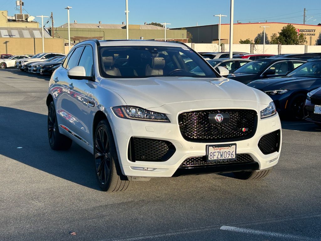 Thumbnail: 2019 Jaguar F-Pace - 7